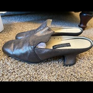 Vintage J. Peterman Gold Mules